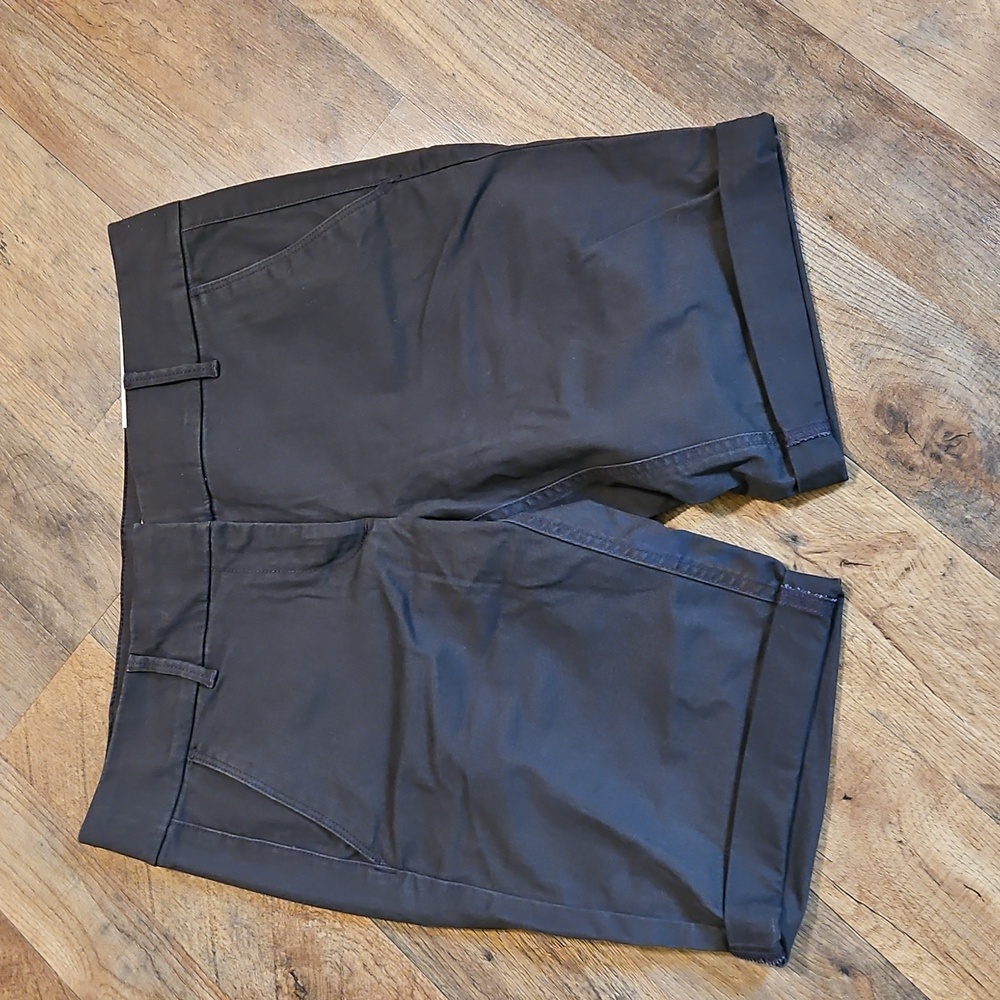 👖Loft Bermuda Roll Shorts